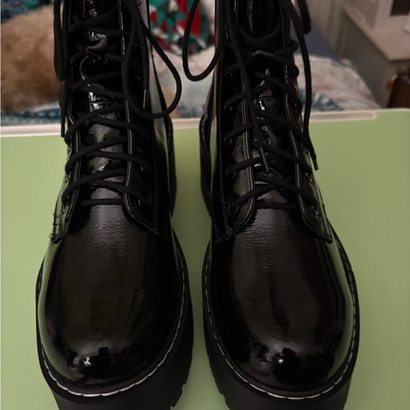 New Women’s Black Lace-Up Boots - Picture 2 of 5